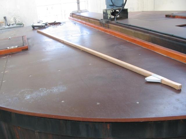 Messlatte an einer Washback der Benrinnes Distillery