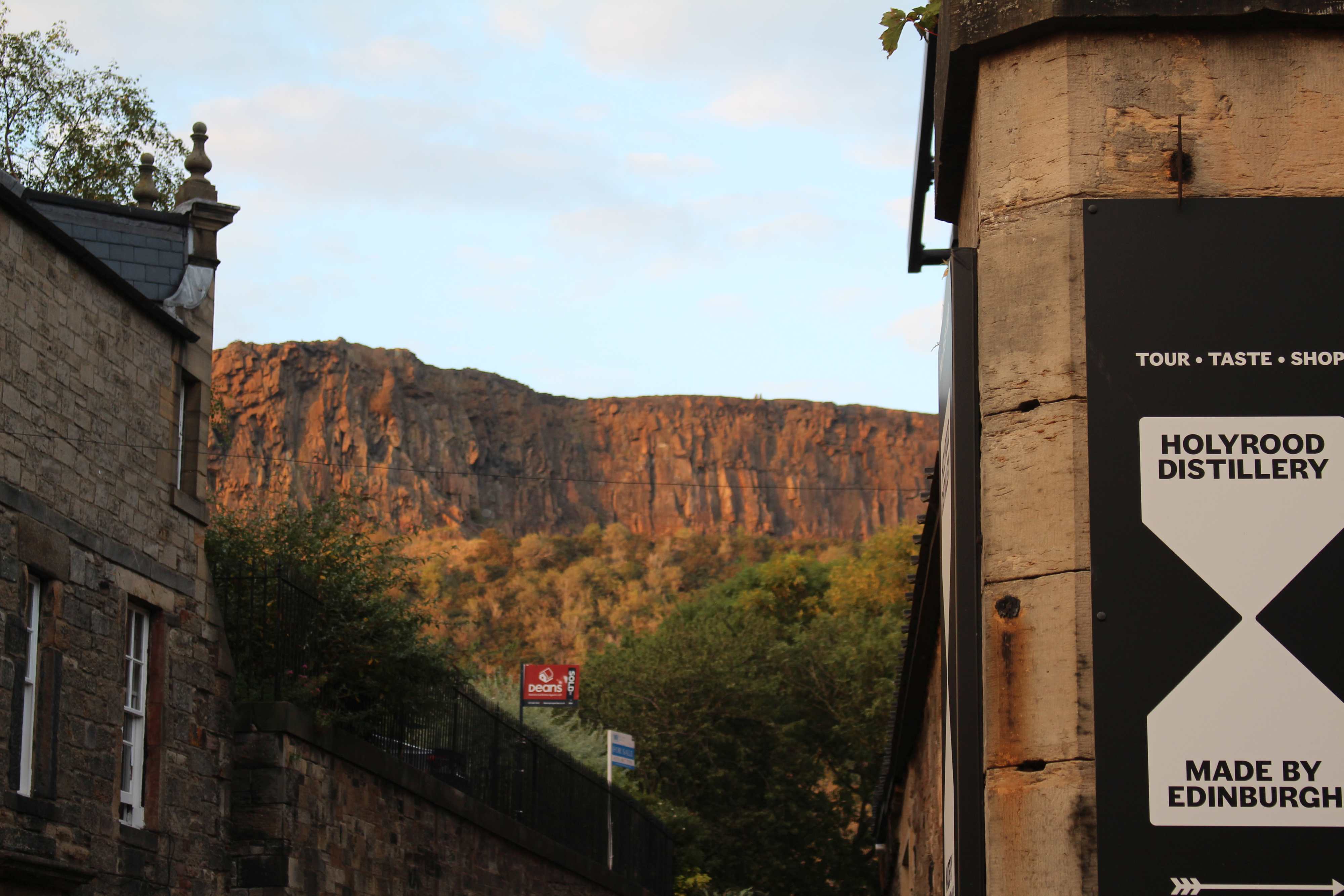 Ausgang der Holyrood Distillery